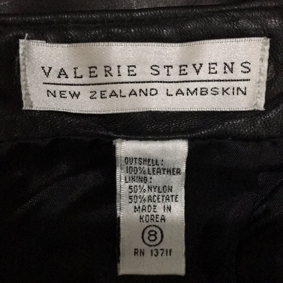 Valerie Stephen’s New Zealand Lambskin Black Skirt - Picture 3 of 4